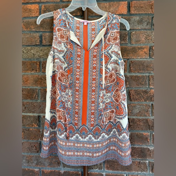 rose and rhyme Tops - Boutique blouse sleeveless paisley small